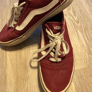 Vans off-the-wall old-school aesthetic shoes